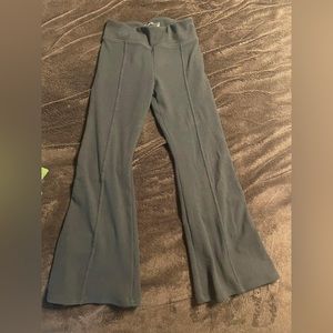 Black Abercrombie Kids flare leggings 
7/8